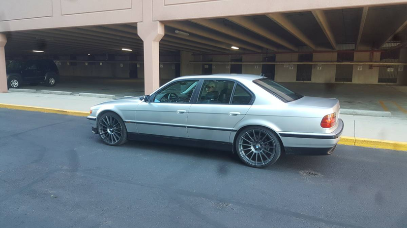 Illustration for article titled For $21,000, Could This M5-Imbued 2000 BMW 740i Be Your Ultimate Executive Express?